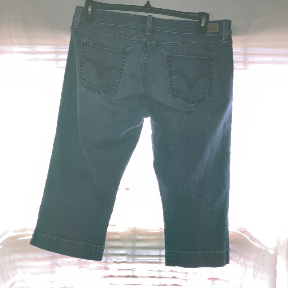 Levi’s Ladies Denim Capris-14 - Picture 2 of 4